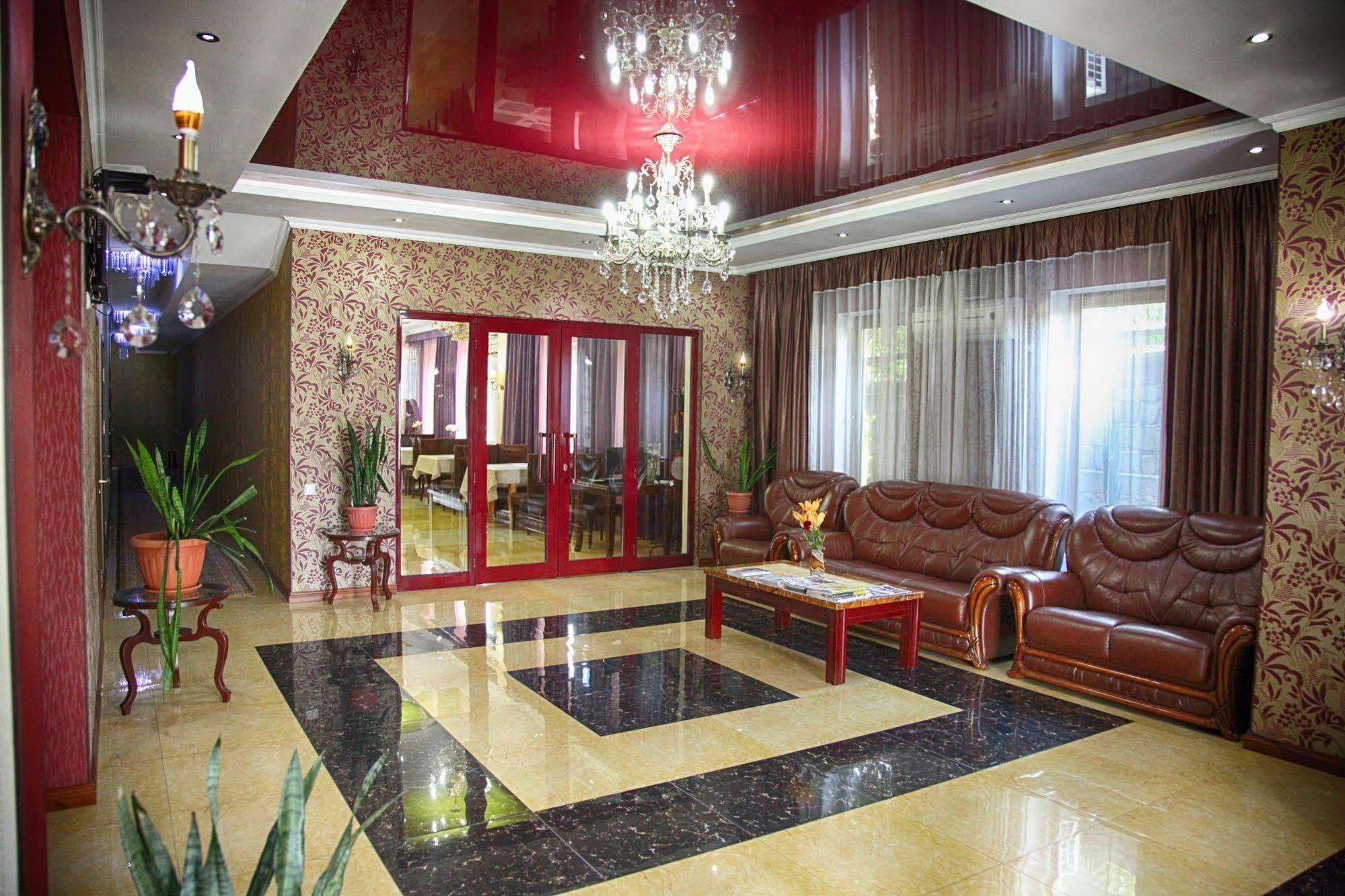 Voyage Hotel Biszkek Zewnętrze zdjęcie