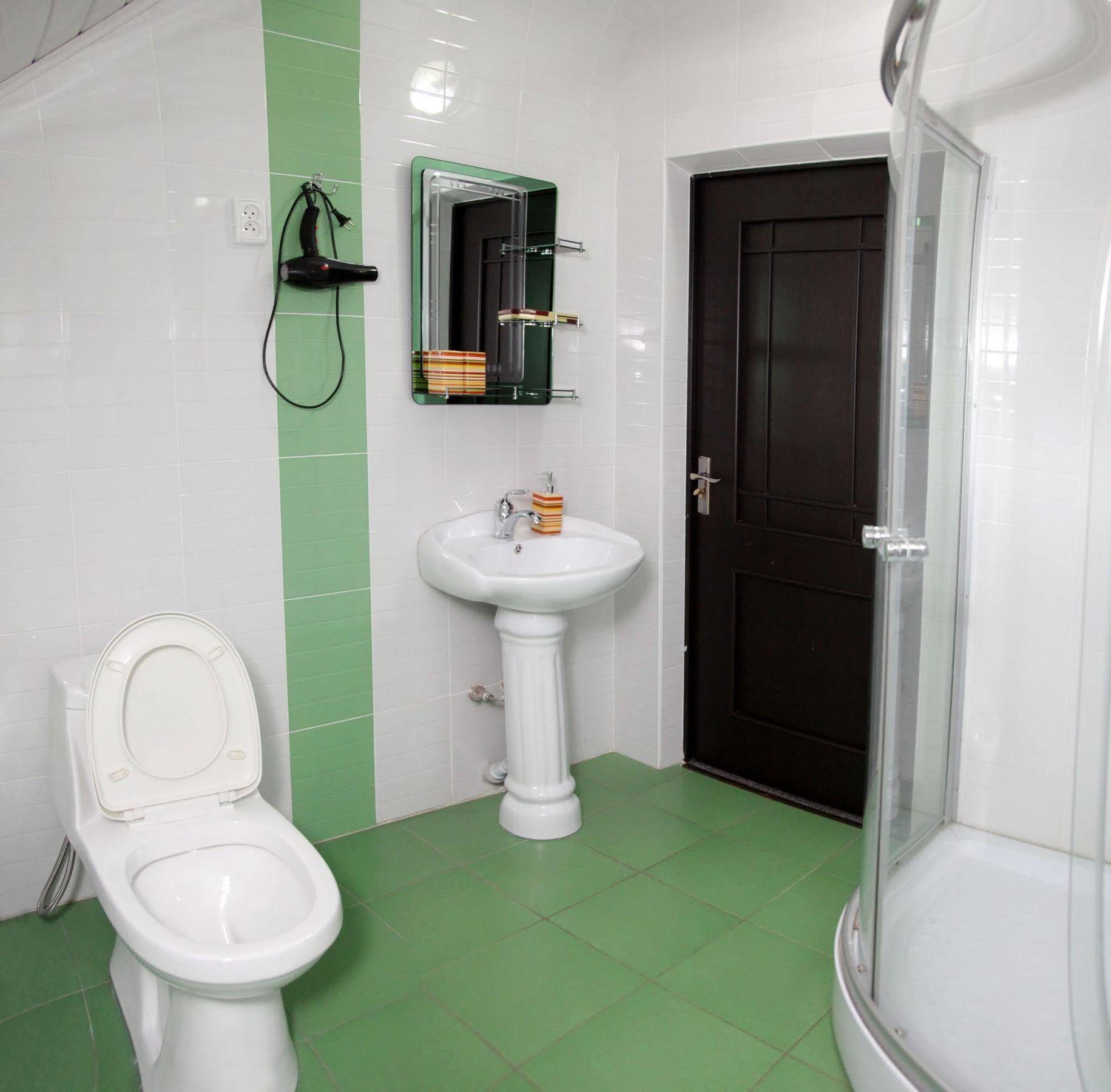 Voyage Hotel Biszkek Zewnętrze zdjęcie
