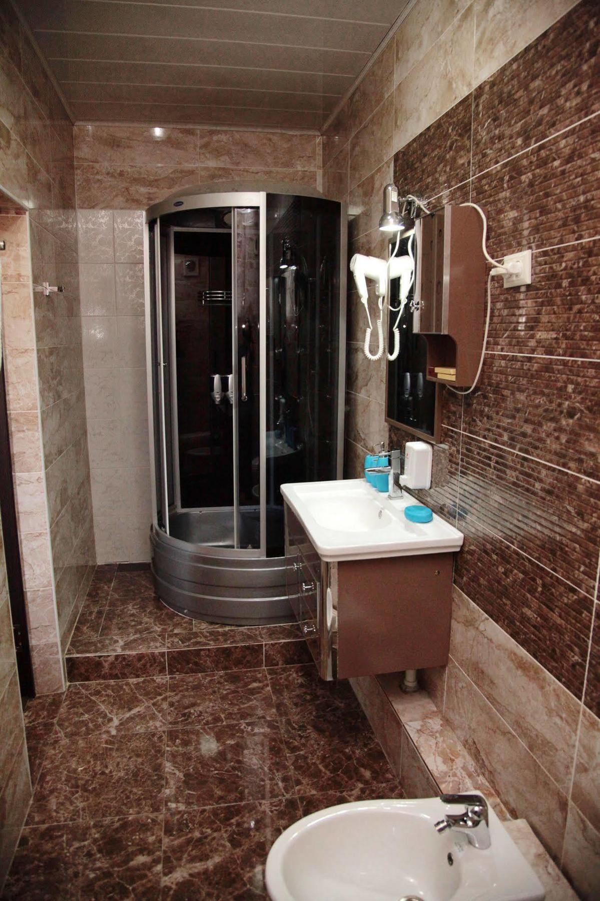 Voyage Hotel Biszkek Zewnętrze zdjęcie
