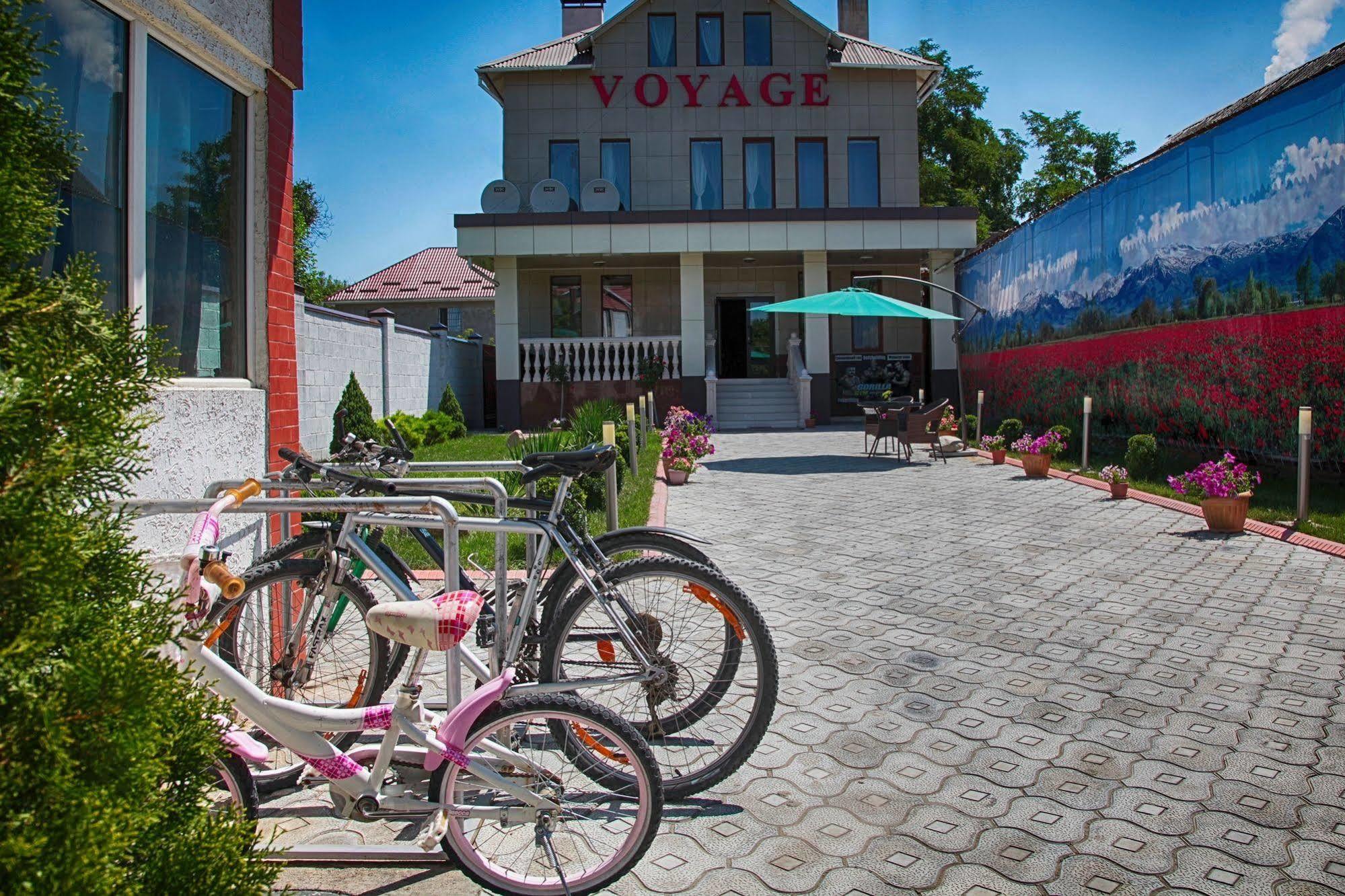 Voyage Hotel Biszkek Zewnętrze zdjęcie